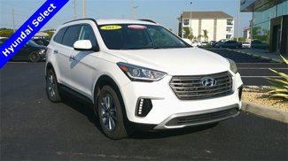 Used 2017 Hyundai Santa Fe SE image 1