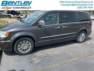 Used 2016 Chrysler Town & Country Touring-L image 1