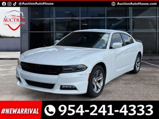 Used 2016 Dodge Charger SXT image 1