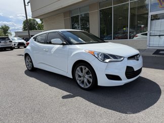 Used 2016 Hyundai Veloster image 1
