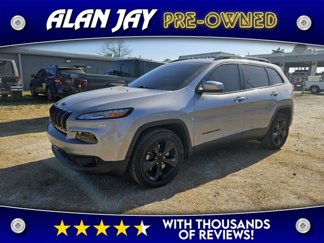 Used 2018 Jeep Cherokee Latitude w/ Altitude Package image 1