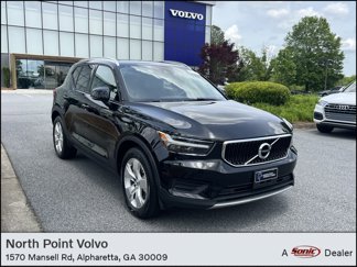 Used 2020 Volvo XC40 T4 Momentum image 1