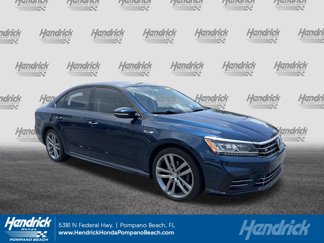 Used 2018 Volkswagen Passat 2.0T R-Line w/ R-Line Lighting Package image 1