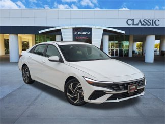 Used 2025 Hyundai Elantra SEL image 1