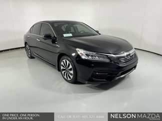 Used 2017 Honda Accord Touring image 1
