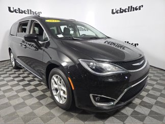 Used 2018 Chrysler Pacifica Touring-L Plus w/ Tire & Wheel Group image 1