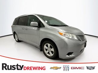 Used 2017 Toyota Sienna LE image 1