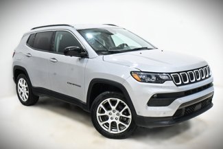 Used 2022 Jeep Compass Latitude image 1