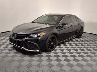 Used 2022 Toyota Camry XSE image 1