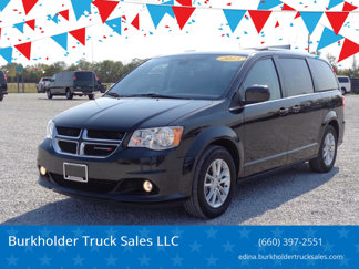 Used 2019 Dodge Grand Caravan SXT image 1