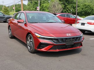 Used 2024 Hyundai Elantra SEL w/ Convenience Package image 1