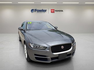 Used 2019 Jaguar XE Prestige image 1