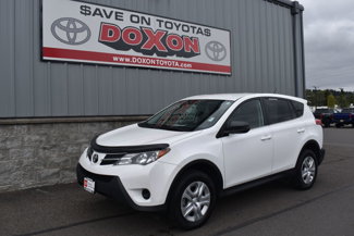 Used 2015 Toyota RAV4 LE image 1