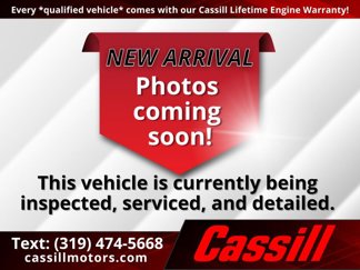 Used 2014 Chrysler Town & Country Touring image 1