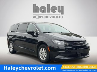 Used 2022 Chrysler Voyager LX image 1