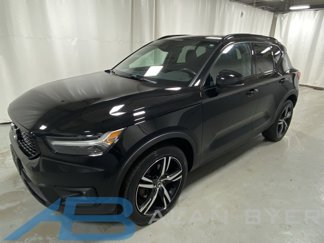 Used 2021 Volvo XC40 T5 R-Design image 1