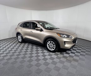 Used 2020 Ford Escape SE image 1