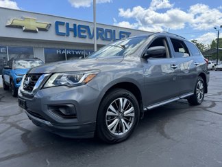 Used 2020 Nissan Pathfinder S image 1