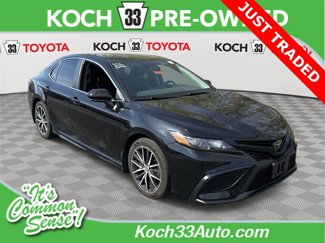 Used 2021 Toyota Camry SE image 1