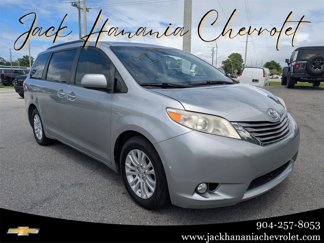 Used 2017 Toyota Sienna XLE w/ XLE Navigation Package image 1