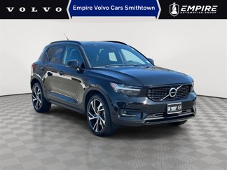 Certified 2022 Volvo XC40 T5 R-Design w/ Climate Package image 1