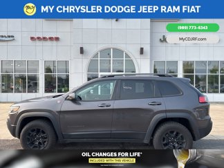 Used 2021 Jeep Cherokee Trailhawk w/ Comfort & Convenience Group image 1