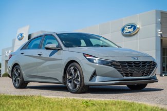 Used 2022 Hyundai Elantra Limited image 1
