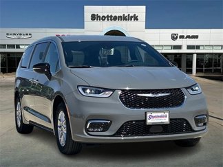 New 2025 Chrysler Pacifica Select image 1
