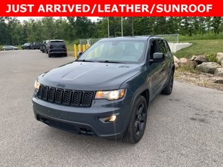 Used 2018 Jeep Grand Cherokee Laredo image 1