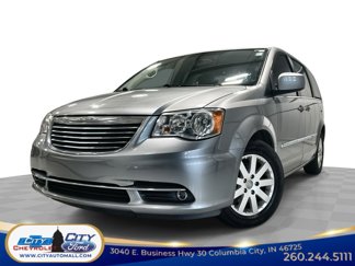 Used 2016 Chrysler Town & Country Touring image 1