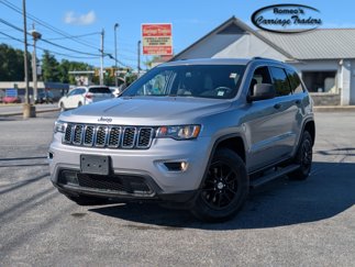 Used 2018 Jeep Grand Cherokee Laredo image 1