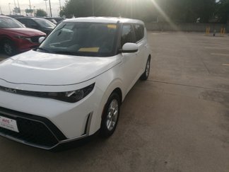 Used 2023 Kia Soul LX w/ Option Group 015 image 1