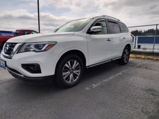 Used 2018 Nissan Pathfinder SV image 1
