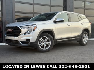 Used 2022 GMC Terrain SLE image 1