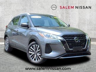 Used 2021 Nissan Kicks SV image 1