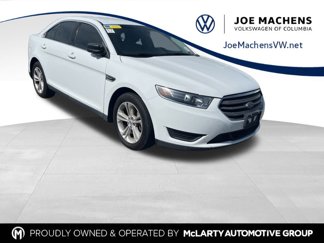 Used 2018 Ford Taurus SE image 1