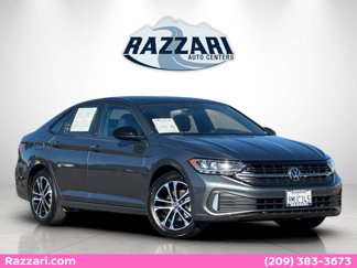 Used 2024 Volkswagen Jetta Sport image 1
