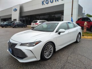 Used 2019 Toyota Avalon Limited image 1