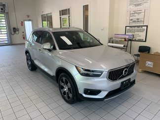 Used 2019 Volvo XC40 T5 Inscription image 1