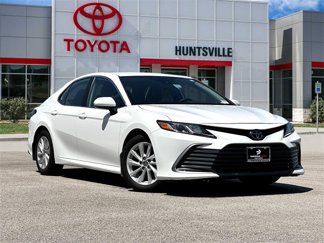 Used 2022 Toyota Camry LE image 1