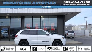 Used 2021 Jeep Grand Cherokee Laredo image 1