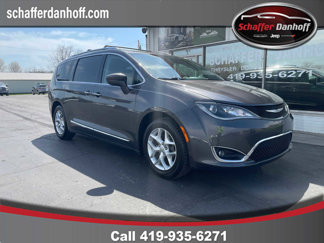 Used 2018 Chrysler Pacifica Touring-L Plus w/ Tire & Wheel Group image 1