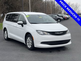 Used 2022 Chrysler Voyager LX image 1