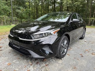 Used 2023 Kia Forte LXS image 1