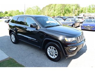 Used 2018 Jeep Grand Cherokee Laredo image 1