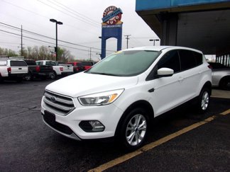 Used 2017 Ford Escape SE image 1
