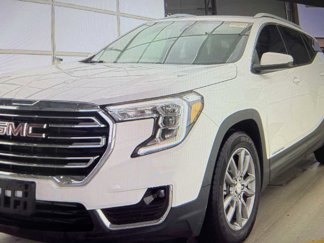 Used 2024 GMC Terrain SLT image 1