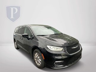 Used 2023 Chrysler Pacifica Touring-L image 1