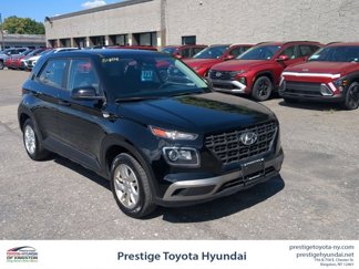 Certified 2021 Hyundai Venue SE image 1