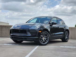 Certified 2025 Porsche Macan image 1